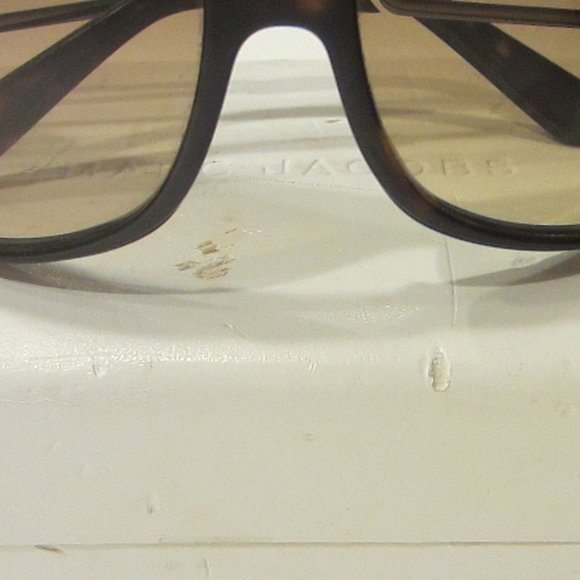 Marc Jacobs Designer Sunglass Made in Italy White Leather Case main image 6